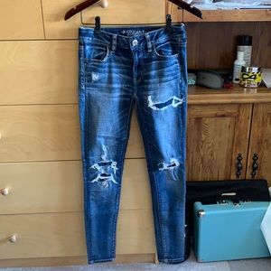 Semi-ripped skinny jeggings